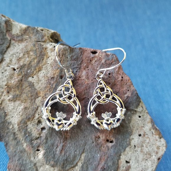 🍀Claddagh Hoop Earrings - NWOT🍀 - Picture 4 of 4